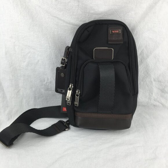 TUMI SLING BAG In black - Picture 1 of 8